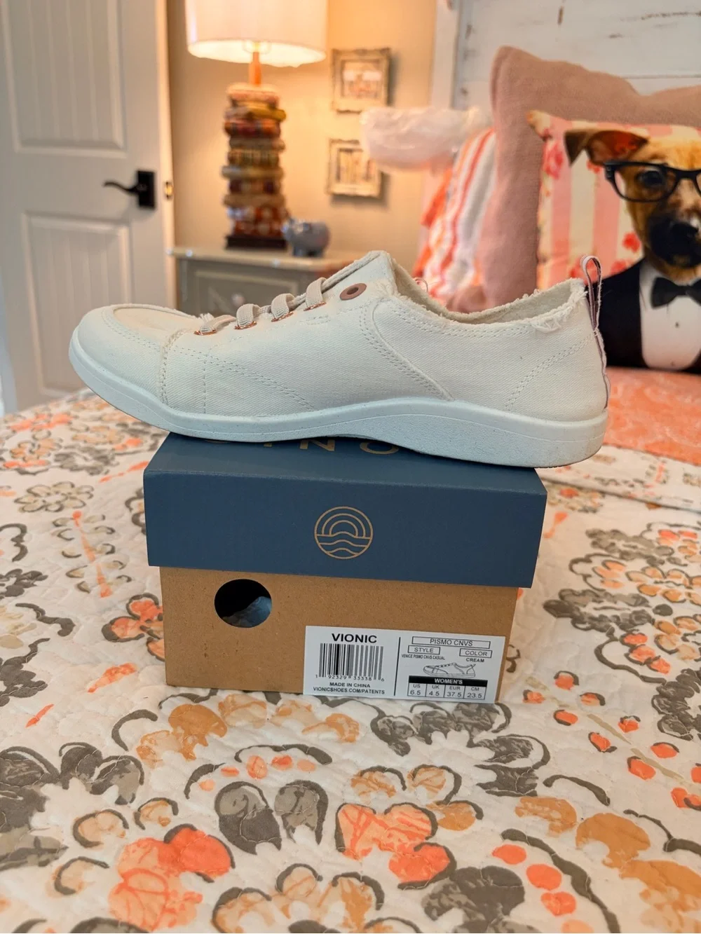 VIONIC PISMO CANVAS FRAYED BEACH SNEAKERS COLOR CREAM SIZE 6.5 GOOD CONDITION
